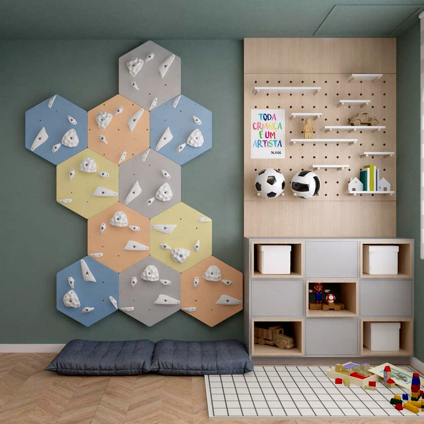 Quarto infantil com parede de escalada hexagonal Projeto Arquiteta Cássia Zonato
